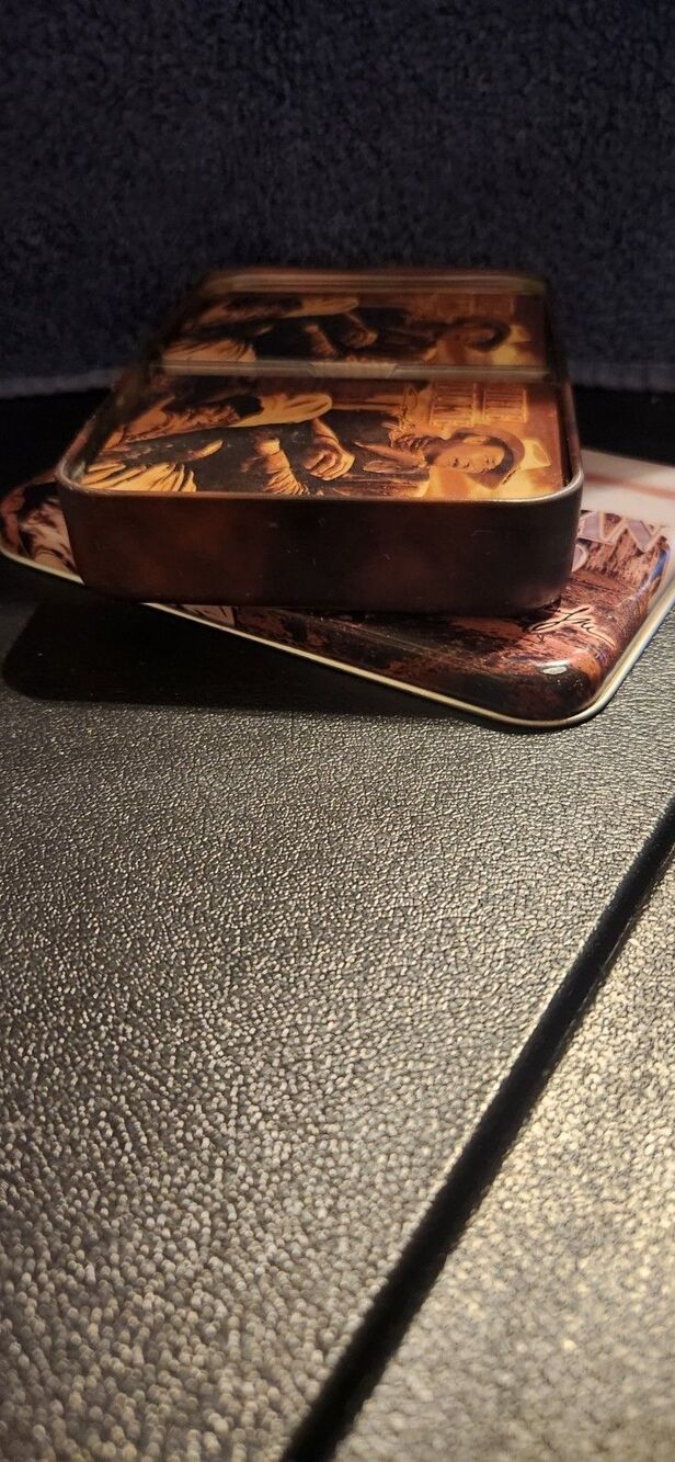 Vintage & Collectible John Wayne 2 decks of playing Sealed cards in a metal tin - Picture 6 of 7